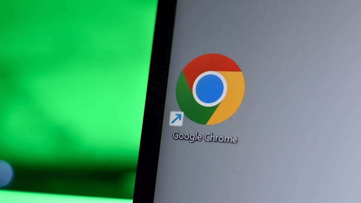 Google Chrome Tests Another Massive Change to Search that Puts AI in Front