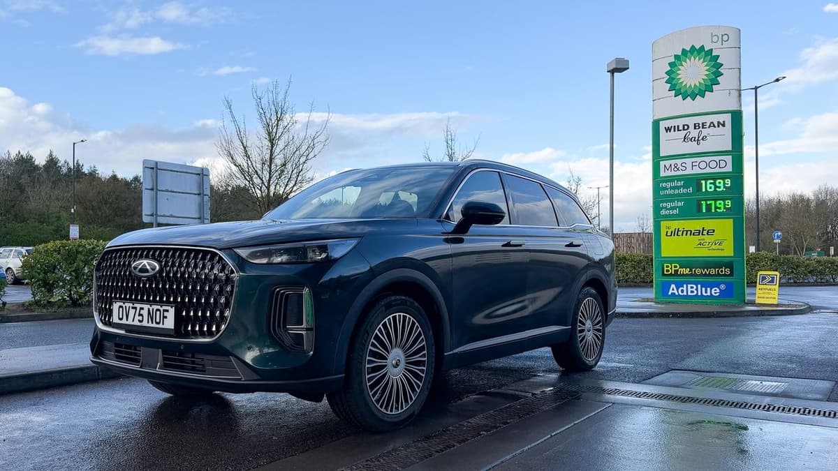 This 7-Seater Fuel Crisis Beater Can Do 650 Miles on a Tank – Could This Be the Hybrid You’re Looking...