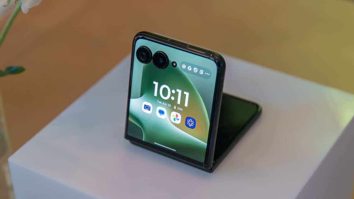 Motorola Razr Plus 2026 Vs. Razr Plus 2025: Differences You Can't See