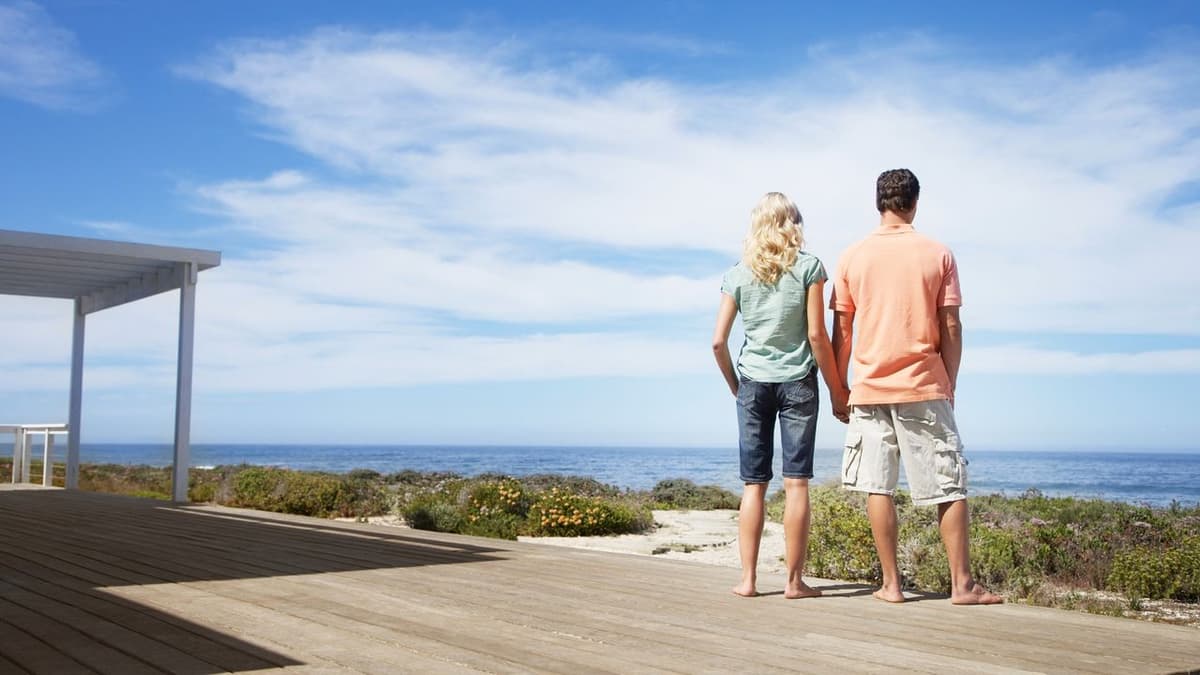 Should You Buy a Beach House? The Truth About Vacation Homes, From a Financial Planner