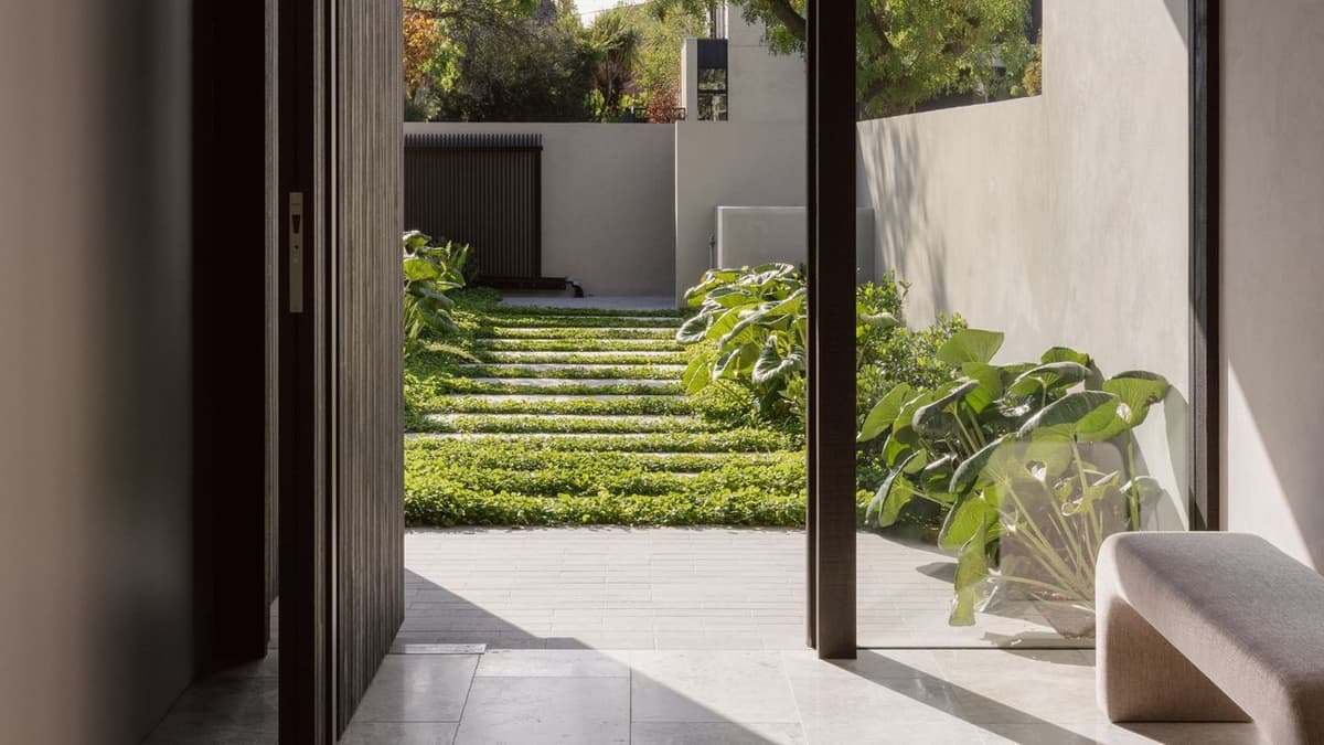5 Feng Shui Rules for Your Front Garden You Should Really Learn to Make Sure Your Home Has a Welcoming...