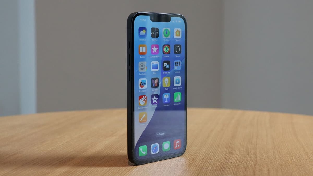 Forget the Newest iPhones — This iPhone 16e Deal at Straight Talk Can Save You up to $330 on the...