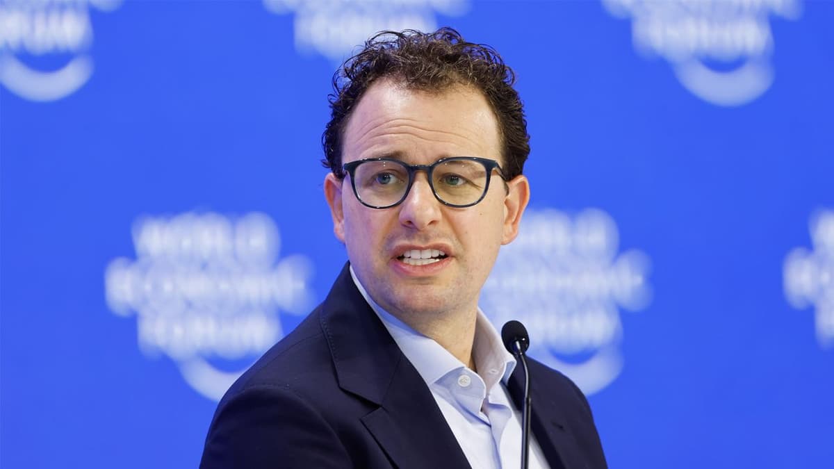 U.S. Gov't Orders Anthropic to Disable Its Newest AI Models Worldwide Due to Security Threats — Ban on Claude Fable...