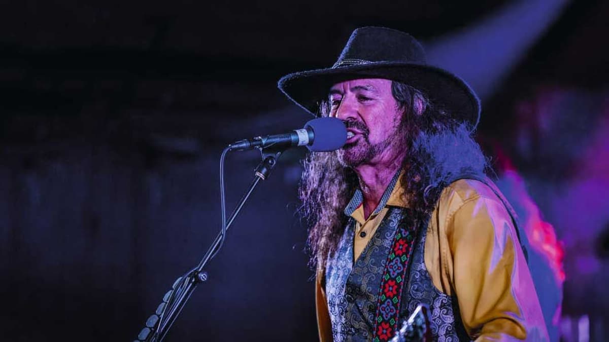 Warner E. Hodges' Band Includes Members of the Georgia Satellites, Hanoi Rocks, Jason & the Scorchers, and the Bottle Rockets....