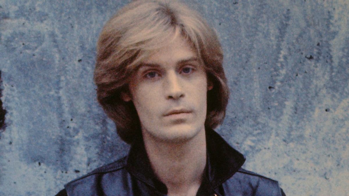 “Sounds of the Universe Crying”: This Pop Icon’s Label Wanted a Pop Solo Album. He Gave Them a Prog Record...