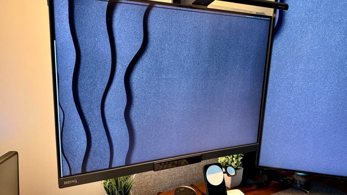BenQ RD280UG Review: A Monitor that Makes 3:2 Displays Cool Again, and I Love the Built-In Lighting