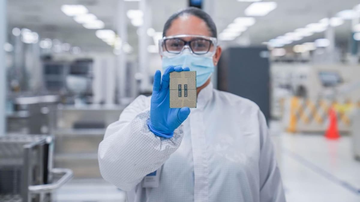 Intel Xeon 7 ‘Diamond Rapids’ CPUs Officially Launching in 2027 on Intel 18A-P — Next-Gen P-Core Xeon Features PCIe 6.0,...