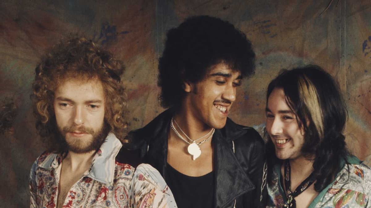 "It Was an Embarrassment, but We Were Desperate for the Cash."How Thin Lizzy Saved Their Career by Recording an Album...