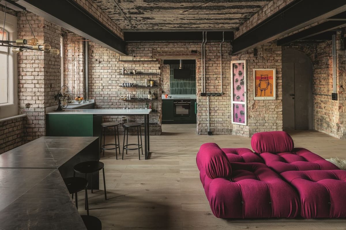 The Japanese-Inspired Bathtub Is Right in the Middle of This Flat on London's 'Silicone Roundabout' — With Windows Onto the...