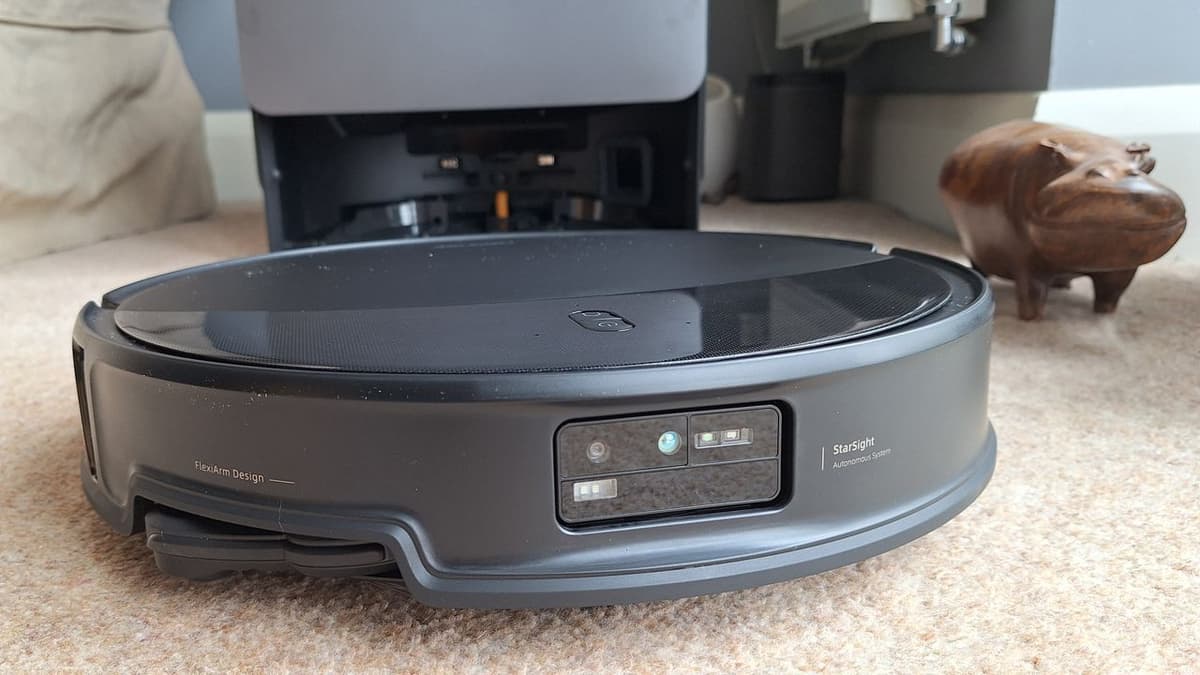 The Saros 20 Is a Predictably Accomplished Addition to Roborock's Robot Vacuum Lineup, Delivering All-Round Cleaning Excellence