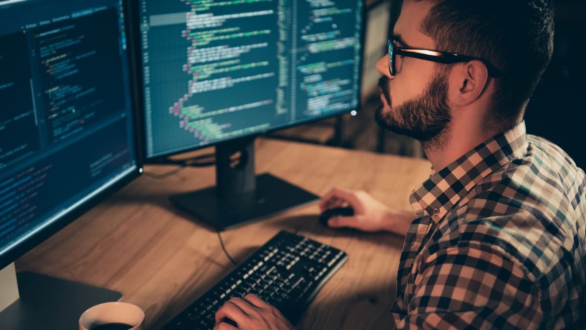 Linus Torvalds Gives Approval to "Vibe Coding" - Just Don't Use It on Anything Important