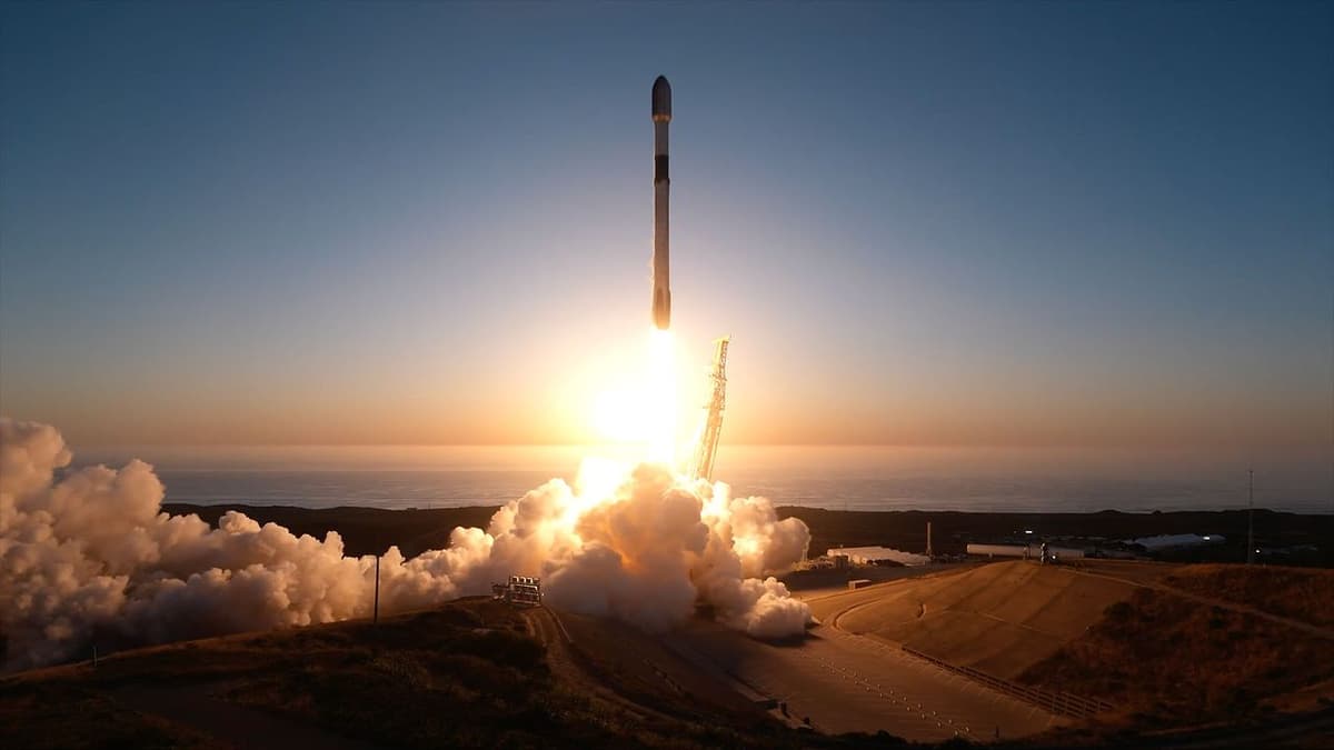 SpaceX Launches 24 Starlink Satellites on Falcon 9 Launch From California