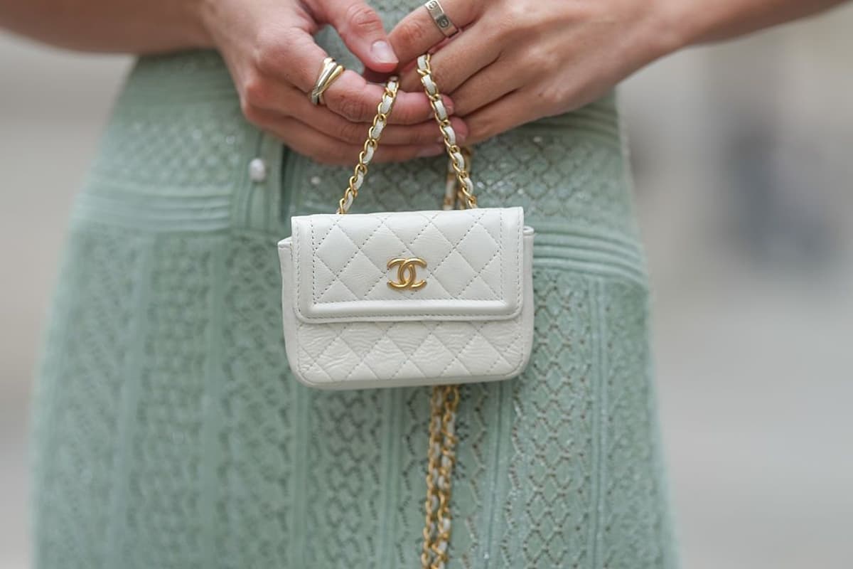 Mini Bags Are in Fashion – Are They a Good Investment or Just a Fad?