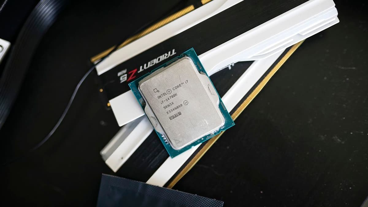 Intel Reportedly Preparing Surprise Return to DDR4 Systems with 'Raptor Lake Next' — LGA 1700 Platform Apparently Slated for First...