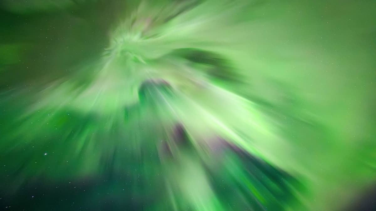 Aurora Expert Captures Rare Pulsating Northern Lights in Remarkable Detail: 'One of the Most Profound Sightings of My Career'