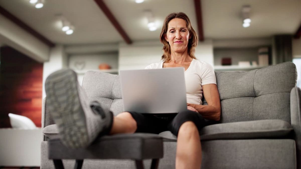 These 7 Investment Behaviors Hurt Retirees the Most, But It's Not Too Late to Change Your Ways