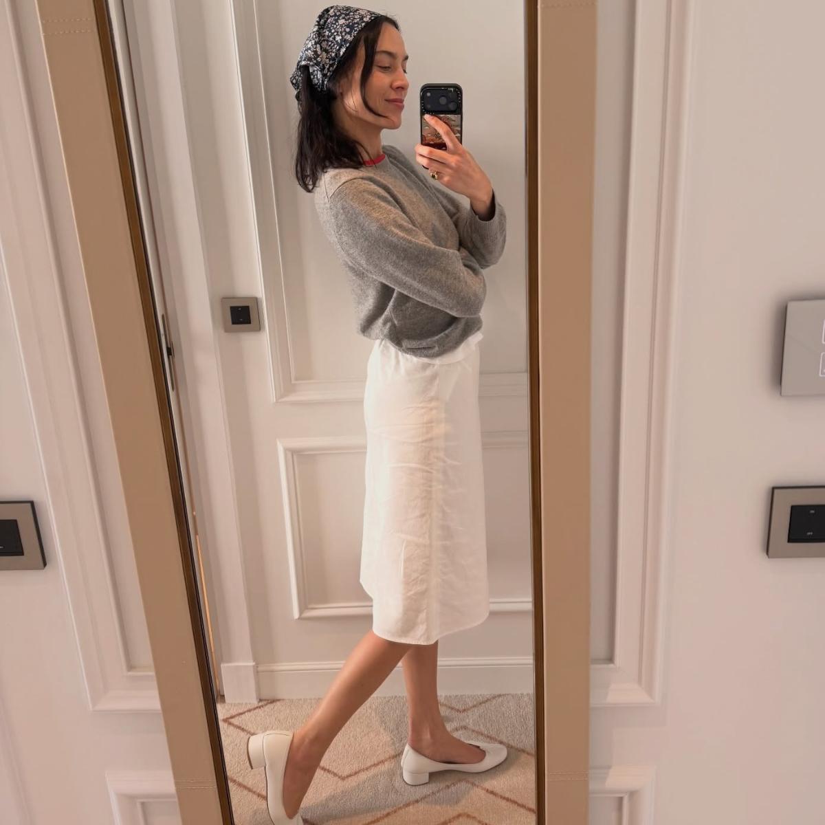 Not Flip Flops, Not Jelly Sandals—This Elegant Shoe Trend Makes Your Midi Skirt Look the Chicest