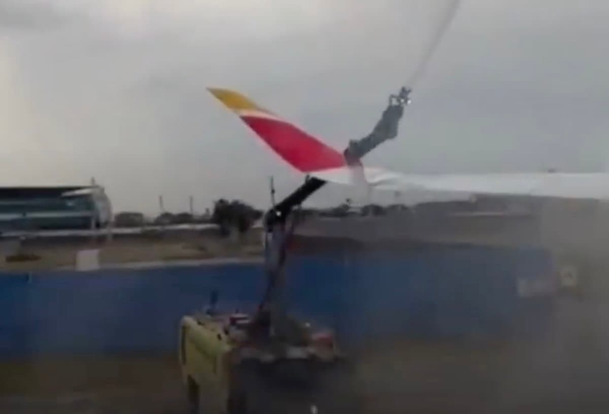 Oops: Iberia Airbus A350 Damaged By Botched Water Cannon Salute