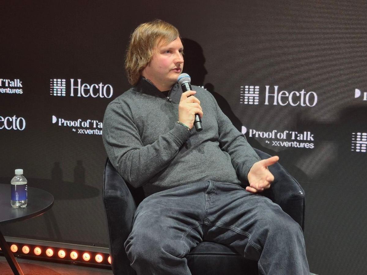Aave Chief Defends Protocol's 'Resilience' After $8.45 Billion Bank Run