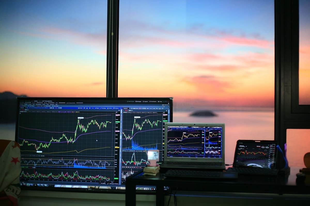 Bitcoin Tends to Outperform Gold and Stocks After Global Shocks, Mercado Bitcoin Finds