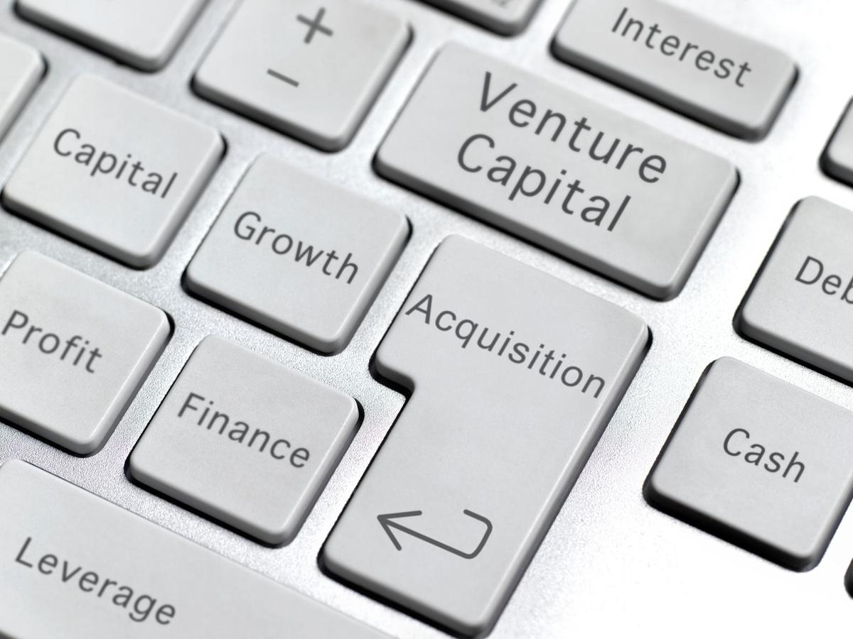 AI Is Increasingly Eating Into VC Fundings and Here Is How Crypto Firms Are Adapting