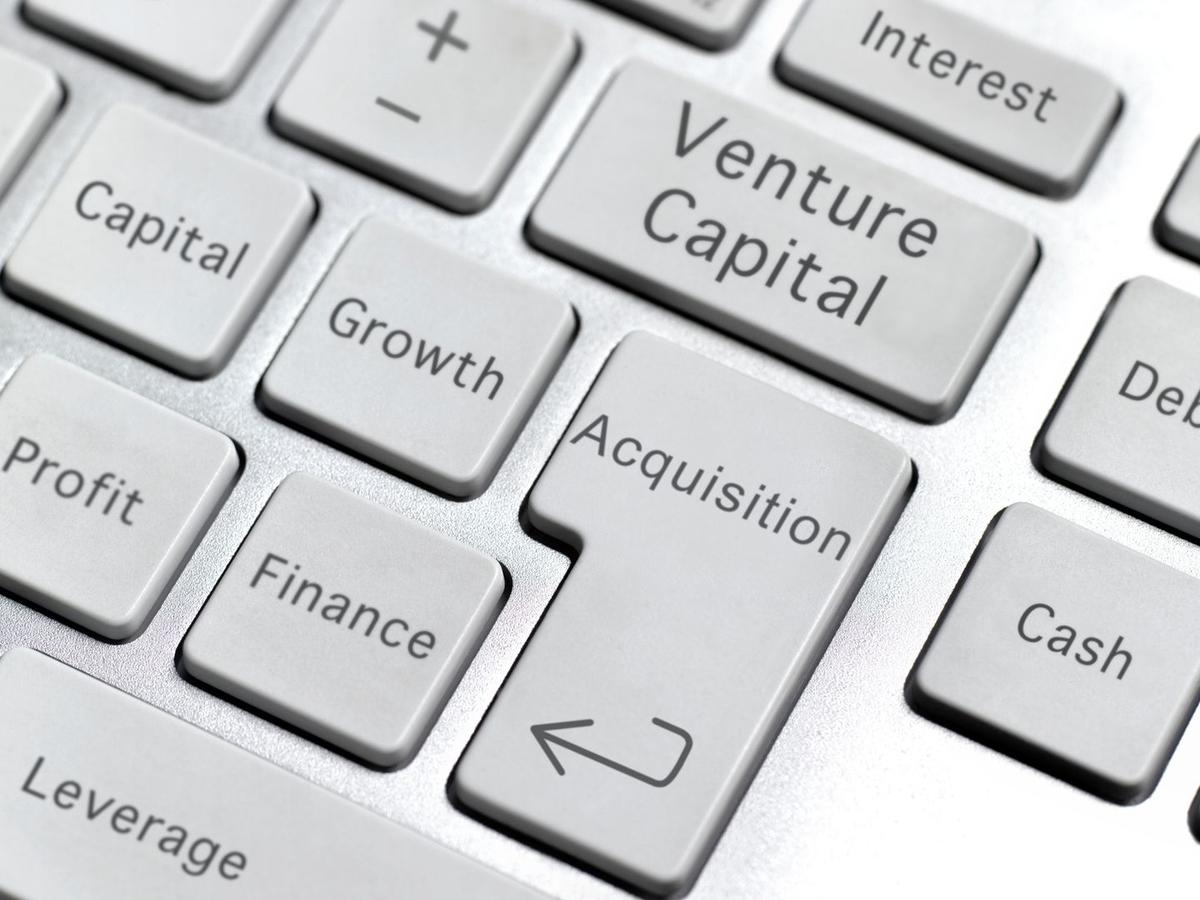 AI Is Increasingly Eating Into VC Fundings and Here Is How Crypto Firms Are Adapting