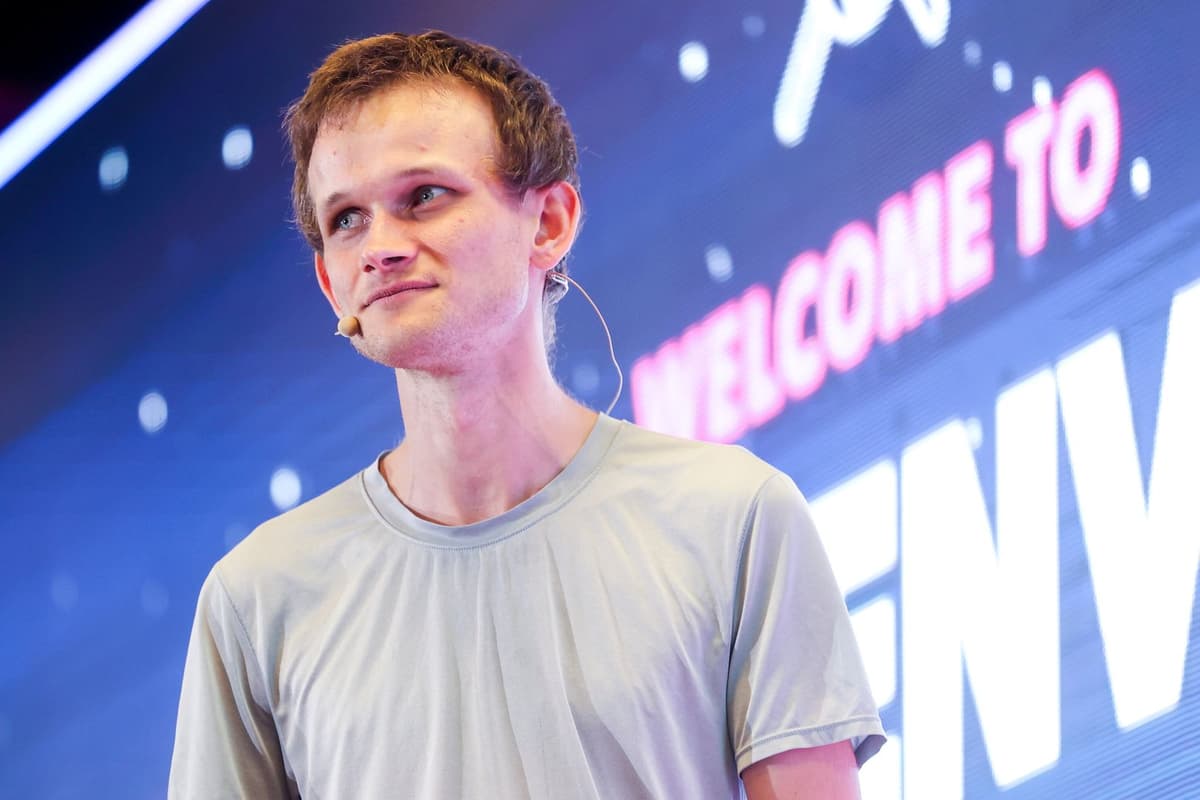 Ethereum Co-Founder Vitalik Buterin Warns Decentralized Stablecoins Still Have Deep Flaws