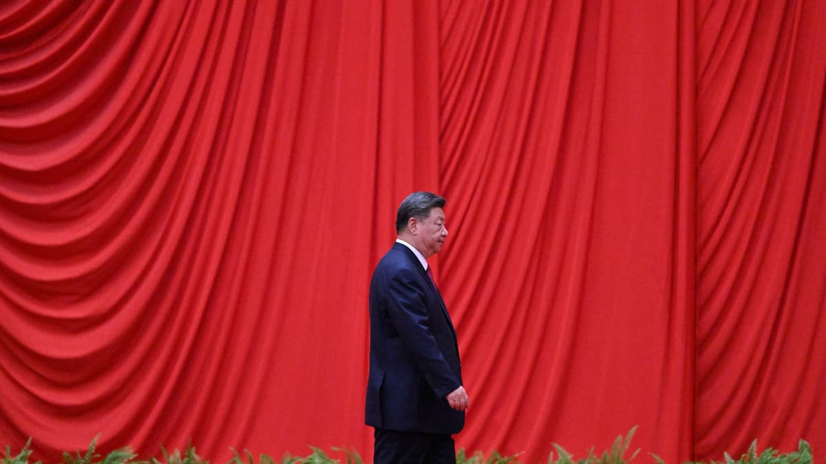 China Believes America Will Flame Out