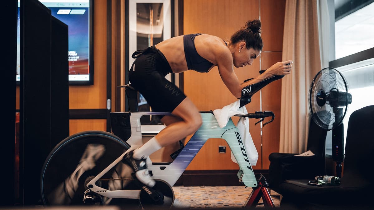 Build a Strong Cycling Foundation with This Lunchtime Workout