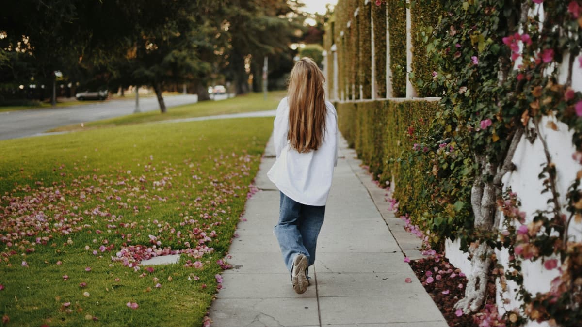 This New Take on Moving Meditation Levels Up Your Daily Walk