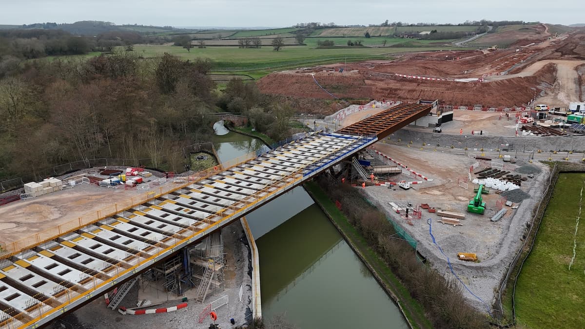 Video | HS2 Slides 1,620t Bridge over Grand Union Canal