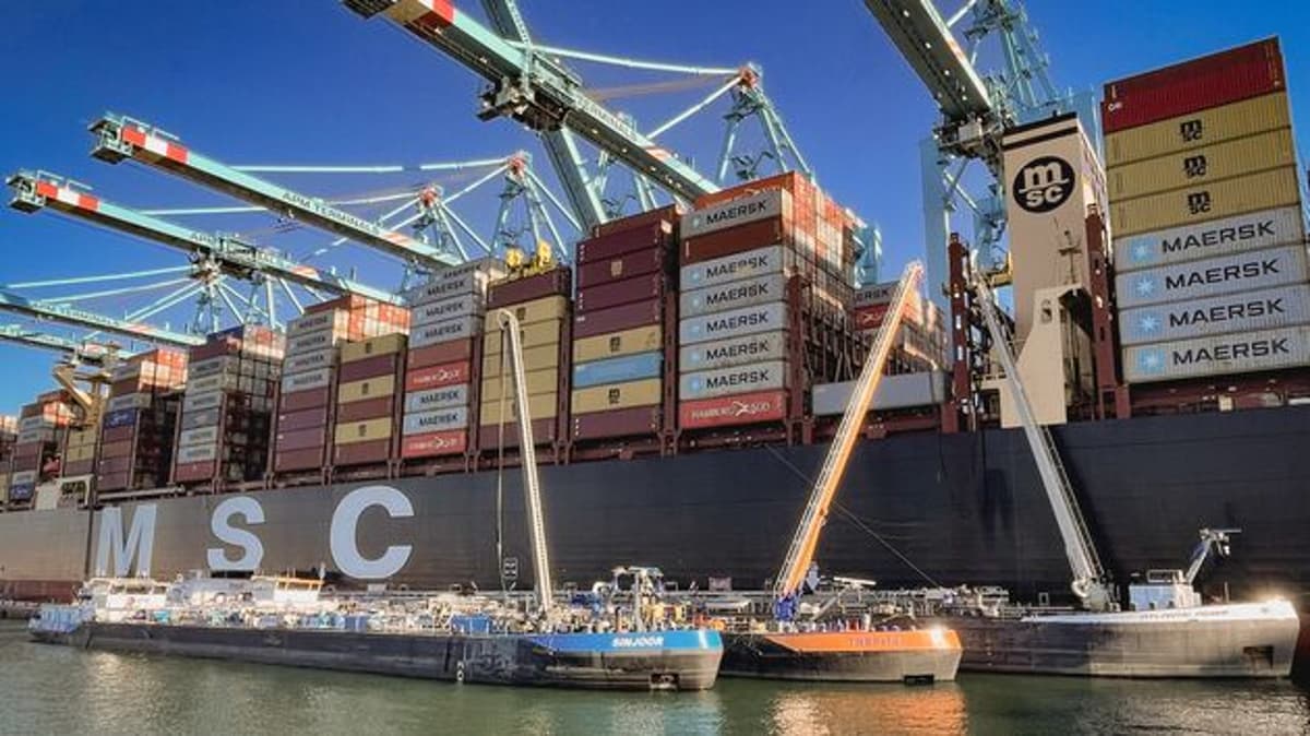 Rotterdam Bunker Volumes Fall as Fossil Fuels Drive Decline