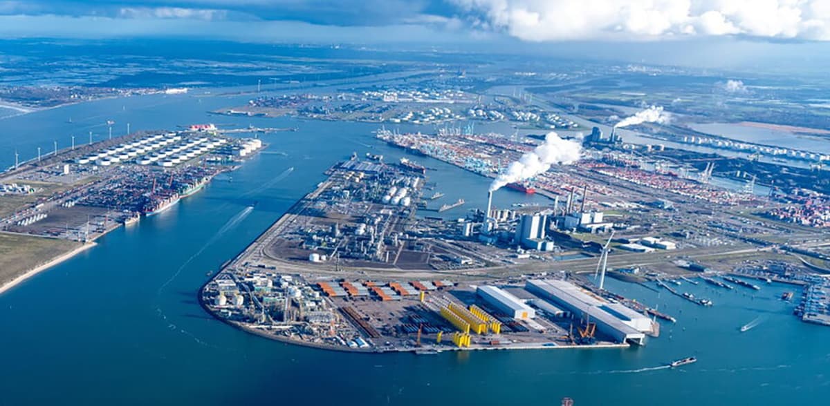 Rotterdam Port Area Emissions Rise 11% in 2025