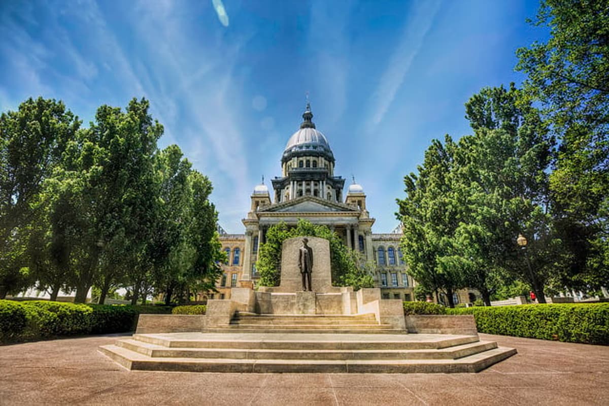 Chicago Public Media Doubles Support for Statehouse Reporting Collaborative