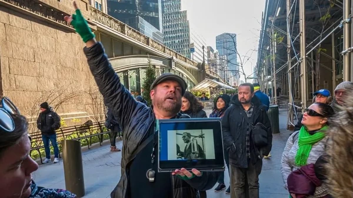 Take Your Reporting for a Walk: Why Public Media Should Pilot Walking Tours