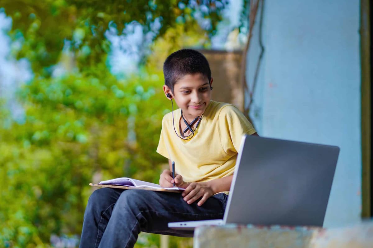 India Weighs Mandatory KYC, Age Checks for Online Social Platforms