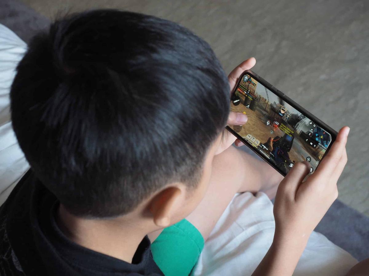 Indonesia to Ban Under-16s From Social Media, Implement Standard-Based Age Checks