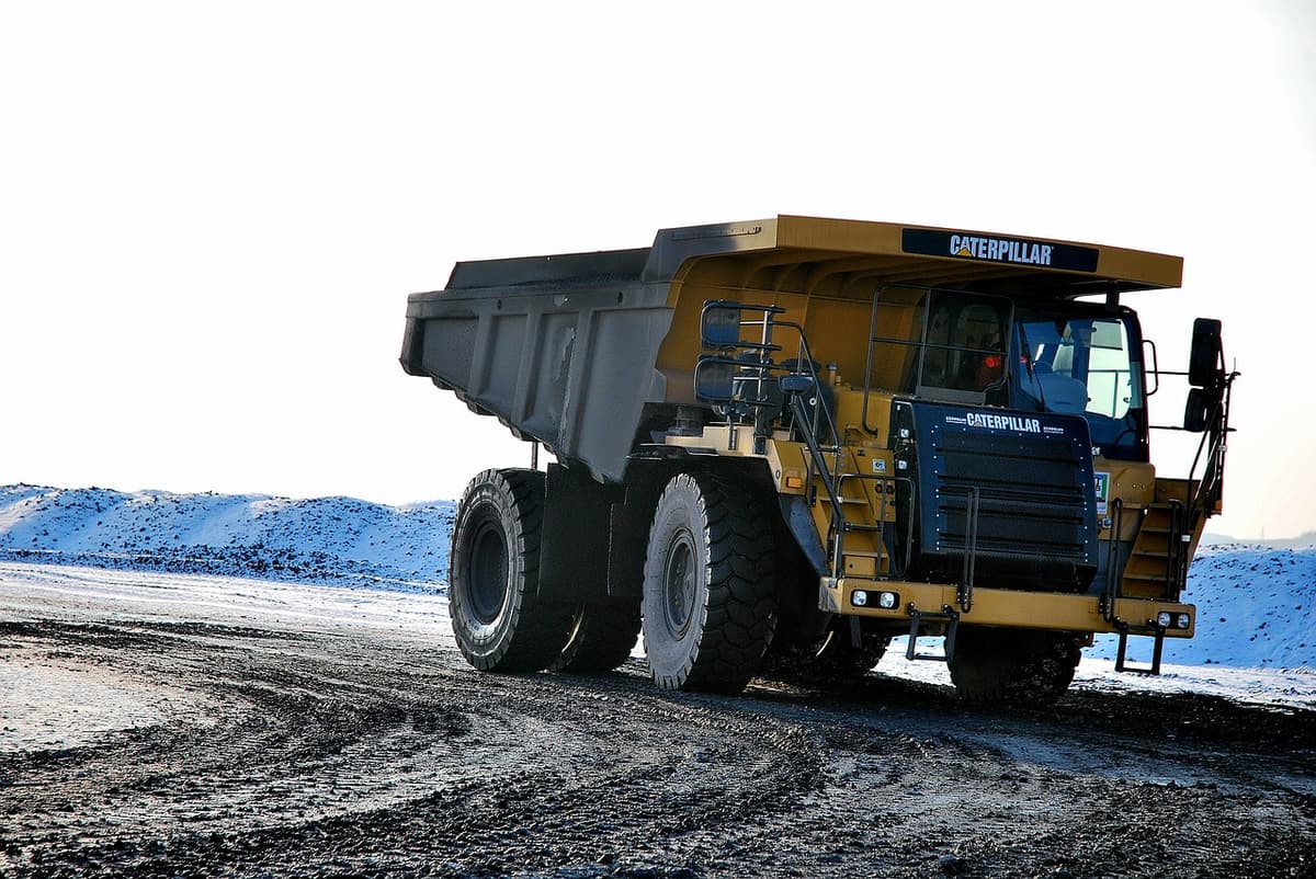 Caterpillar (CAT) Positioned for Long-Term Growth as Power Demand From Data Centers Surges