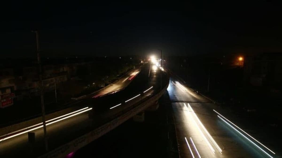 Qatar LNG Disruption Triggers Power Crisis in Pakistan