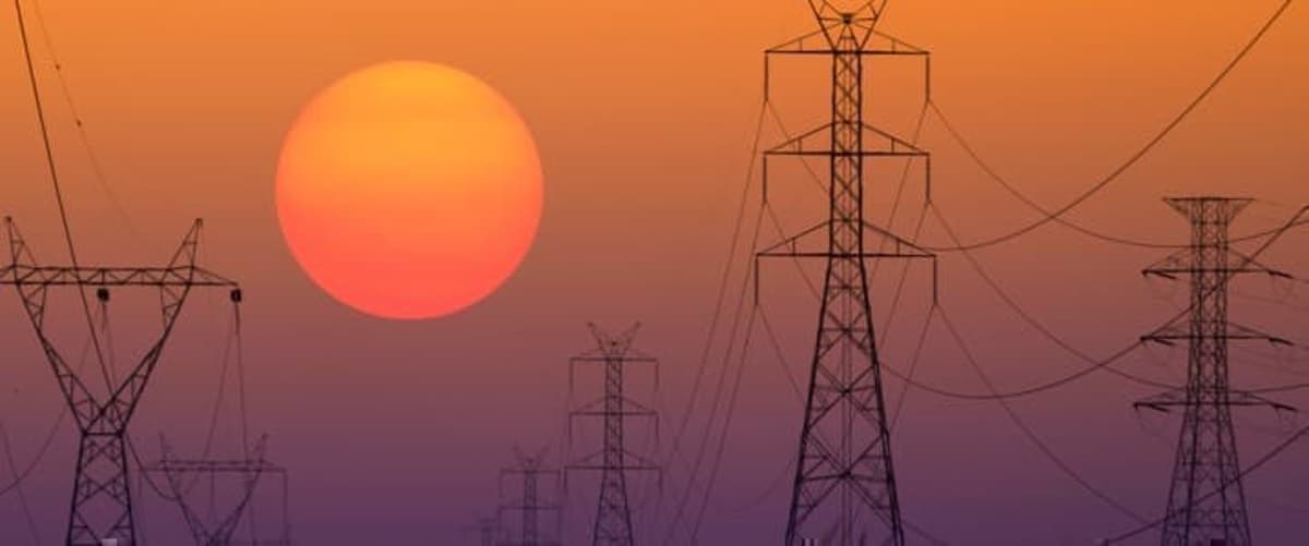 Middle Eastern Oil Giants Accelerate Multibillion-Dollar Clean Energy Push