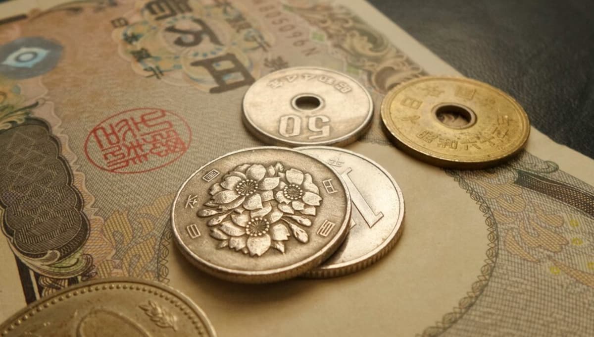 Shiga Bank and Senshu Ikeda Holdings Announce Mutual Minority Stake Tie‑up