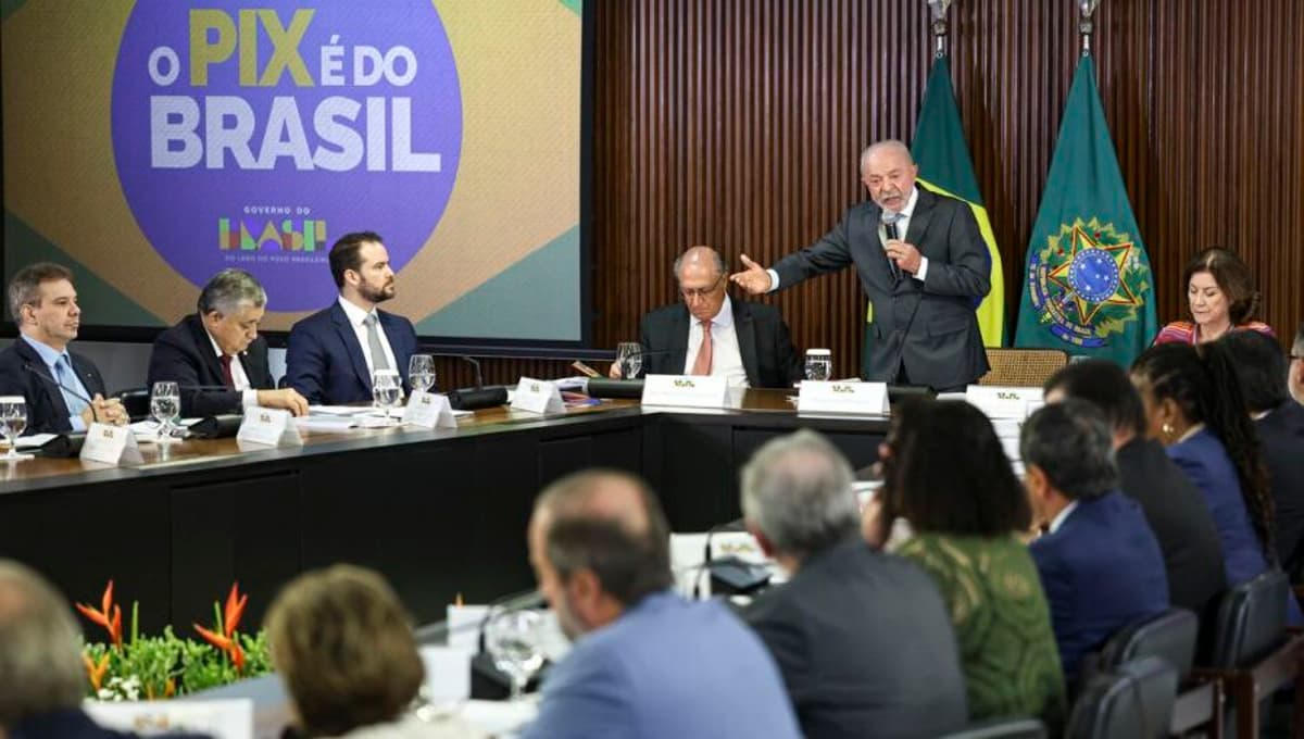 Brazil Seeks New Partners, Expands Credit Lines as US Tariff Threat Mounts