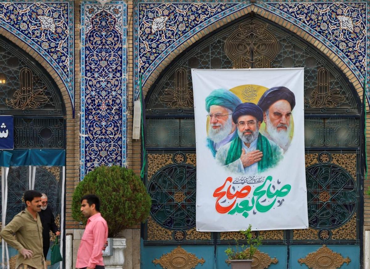 U.S. Begins Strait of Hormuz Naval Blockade After Iran Peace Talks Fail