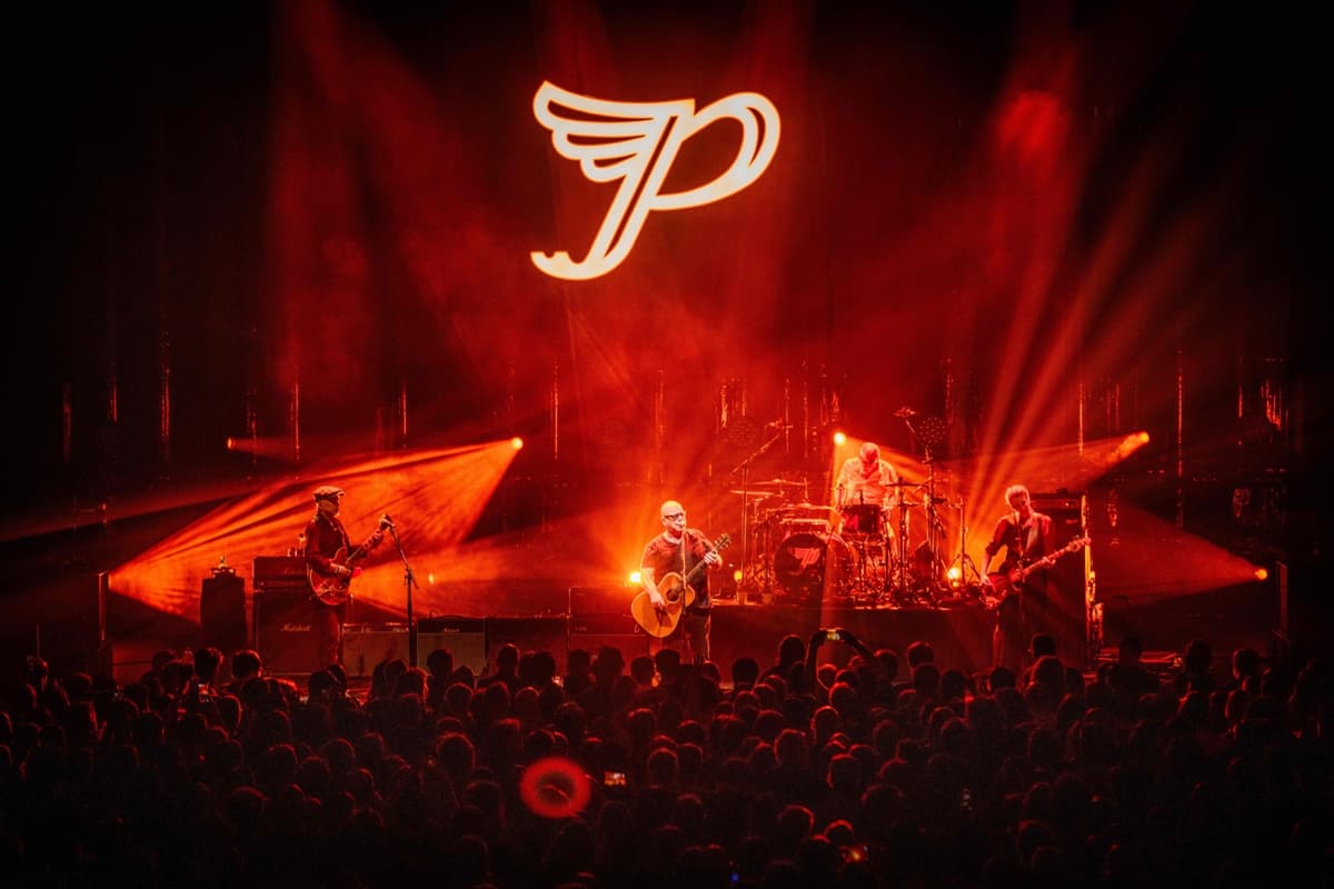 Pixies Stay True to Their No-Nonsense Roots for Special Royal Albert Hall Anniversary Outing