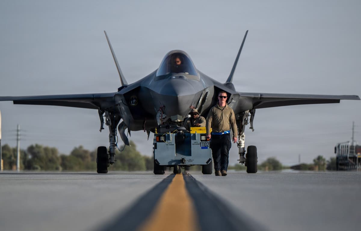 Retired U.S. General Slams U.S. Delay in Fighter Transfers to Ukraine