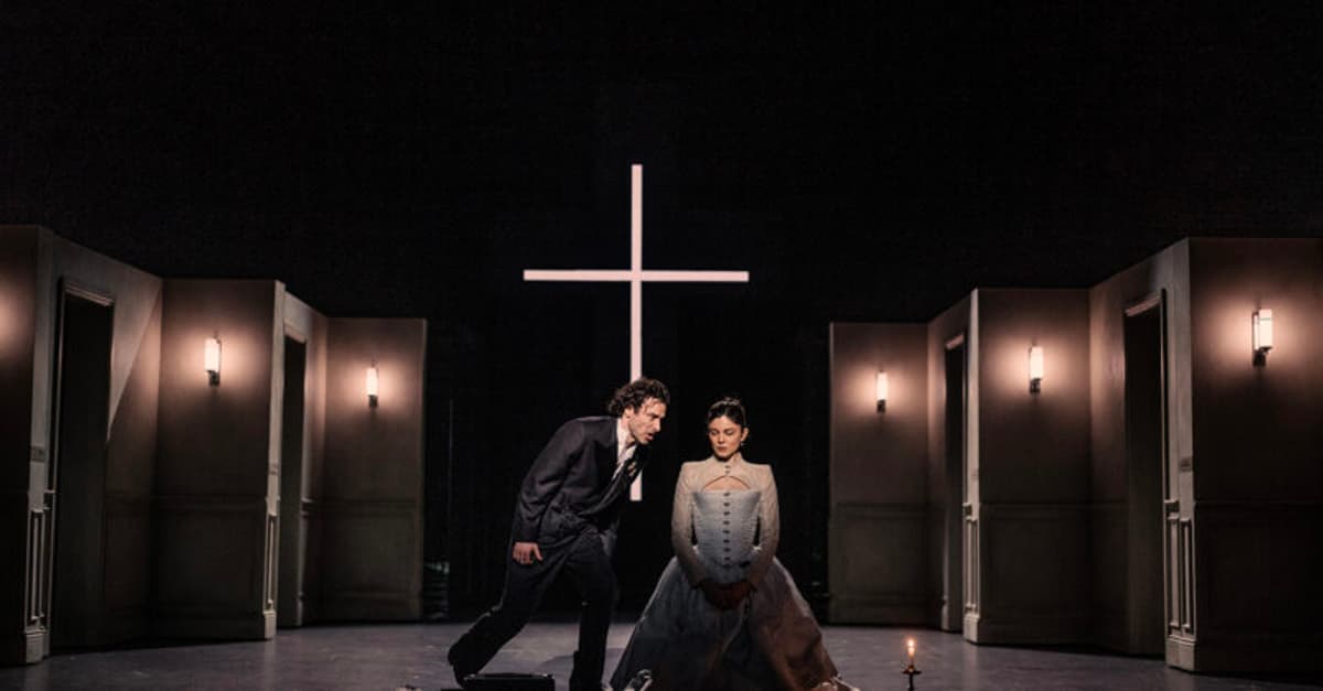 Les Liaisons Dangereuses Brilliantly Displays the Power of Emotions