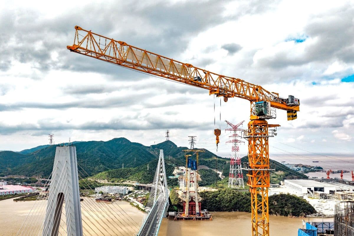 Potain MCT 385 Cranes Support Construction of World's Longest-Span Road-Rail Bridge