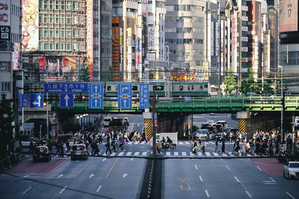 Japan Firms Least Confident on Net Zero Among G7, BSI Survey Shows