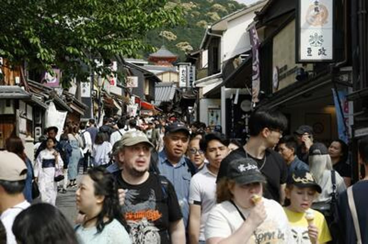 Japan's Top Tourist Destinations Concentrated in Kyoto, 6 Other Prefectures
