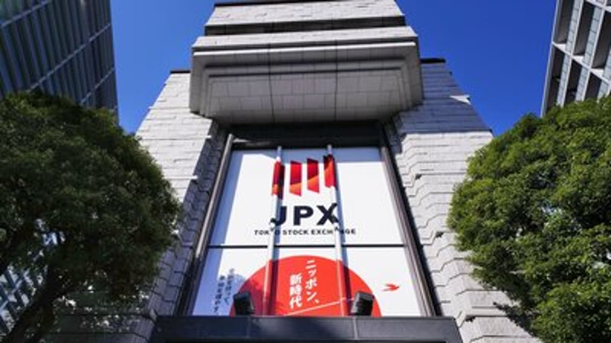 Tokyo Stocks Rise, Nikkei up 4%, on News of U.S.-Iran Cease-Fire Efforts